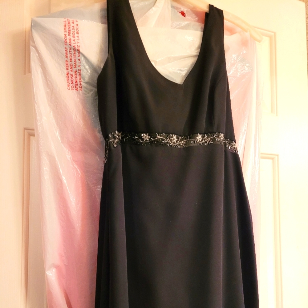 Like new, Michaelangelo Formal Black Dress, Size 10